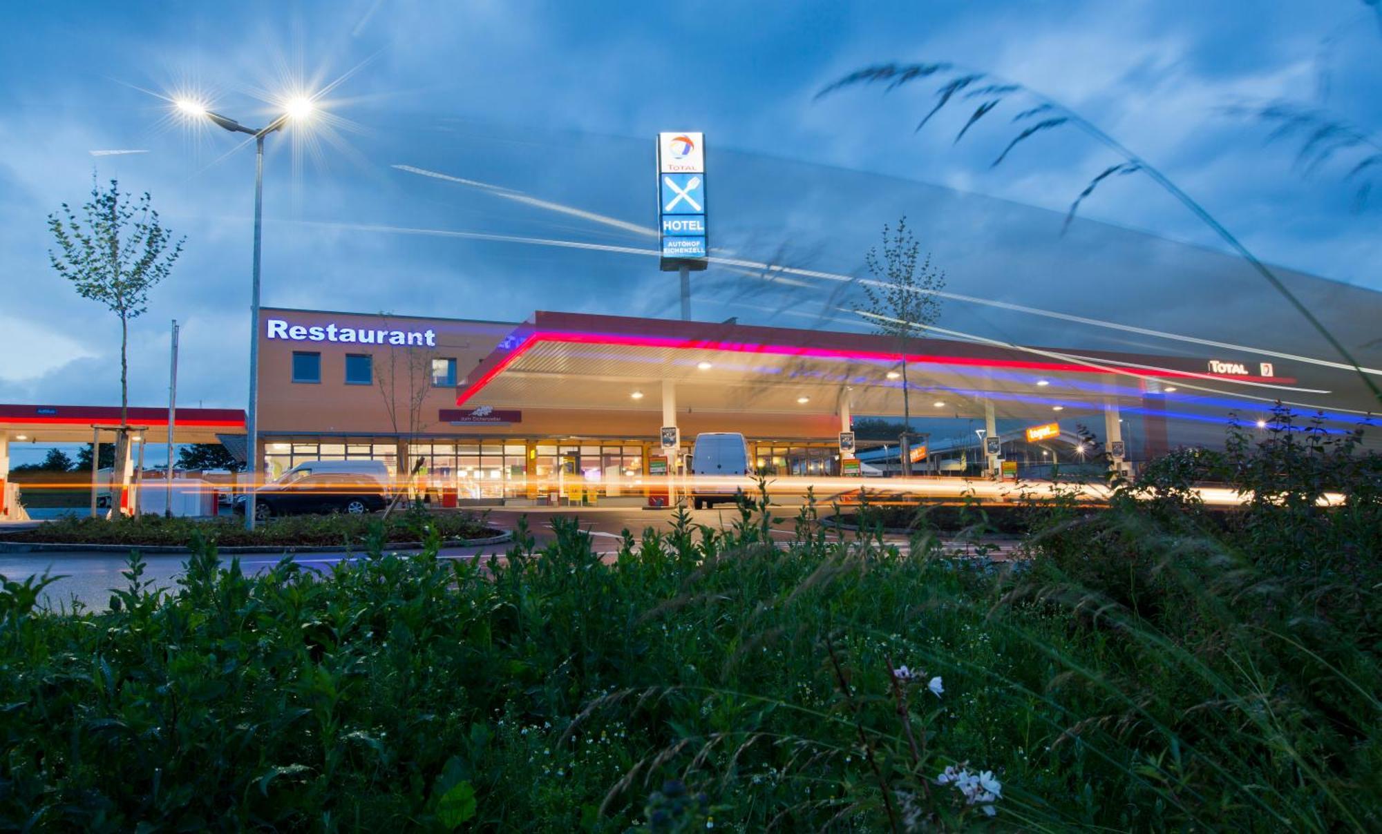 Zum Eichenzeller Hotel Exterior photo